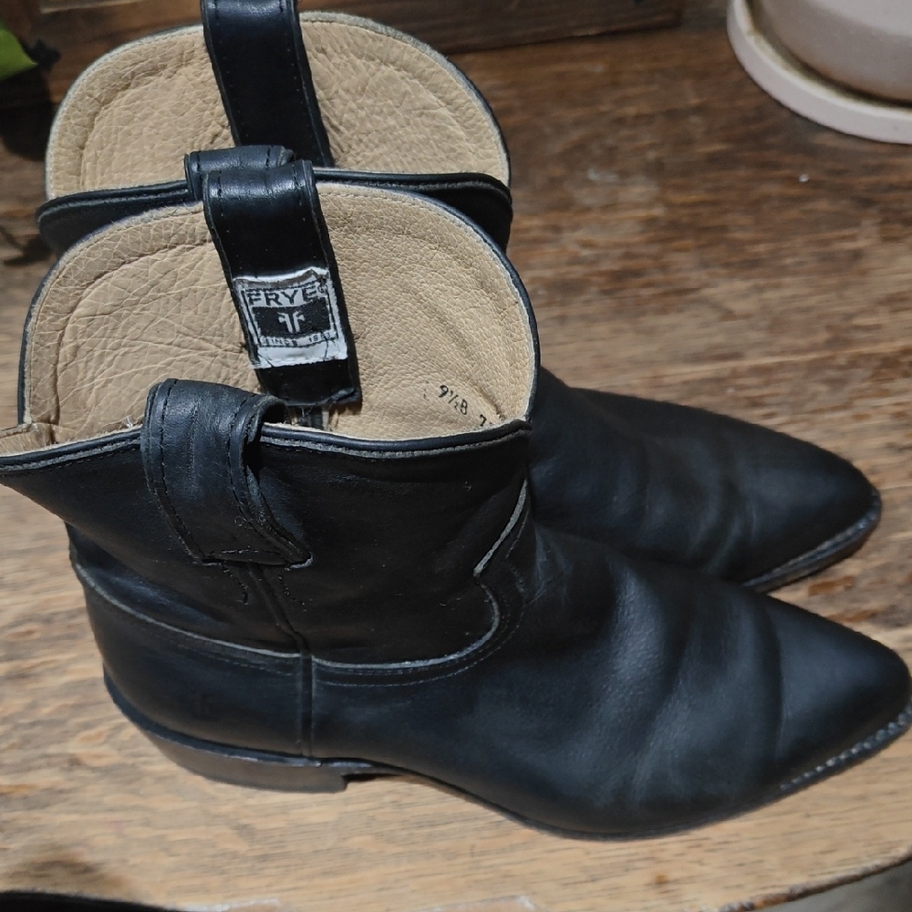 Women's Frye Billy Black Leather Short Ankle Cowboy Boots 9.5 western